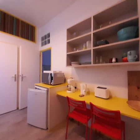 Residence Les Volets Bleus: Studio De 30 M² Classe 2 * Рошфор Экстерьер фото